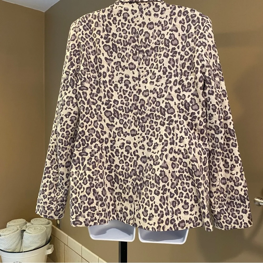 Rachel Zoe linen blend gray and cream leopard print blazer/jacket. Size Medium - Picture 5 of 8